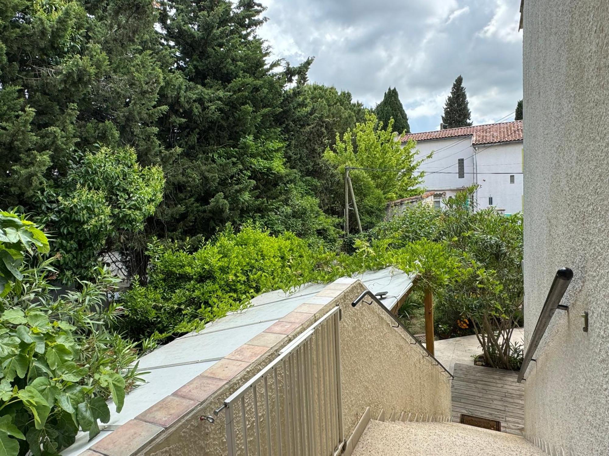En Ville Avec Un Air De Campagne Arles Eksteriør bilde